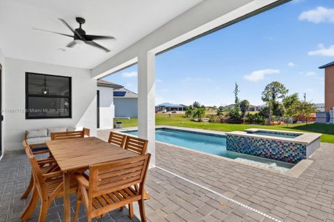 House in Cape Coral, Florida 4 bedrooms № 2190018 - photo 28
