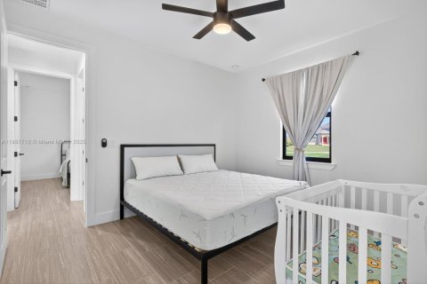 House in Cape Coral, Florida 4 bedrooms № 2190018 - photo 16