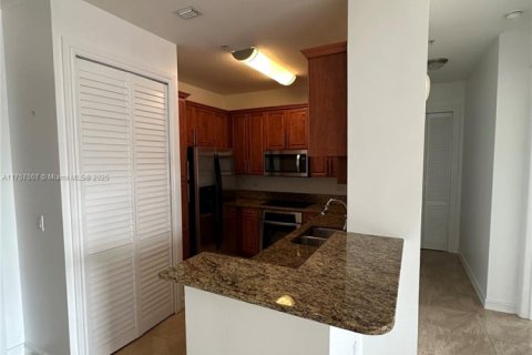 Condo in Coral Gables, Florida, 2 bedrooms  № 1714353 - photo 4