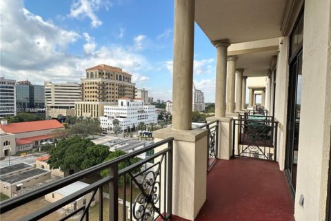 Condo in Coral Gables, Florida, 2 bedrooms  № 1714353 - photo 19