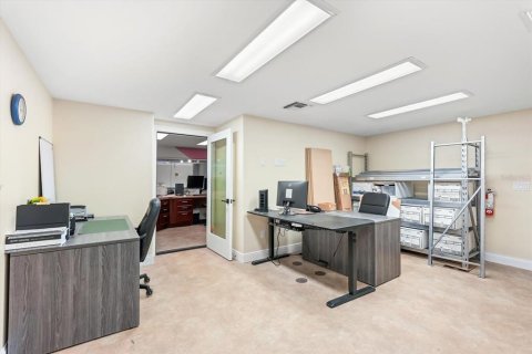 Commercial property in Lake Mary, Florida 455.22 sq.m. № 1771141 - photo 4