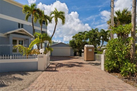 House in Key Largo, Florida 5 bedrooms, 222.97 sq.m. № 2430103 - photo 4