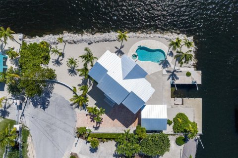 House in Key Largo, Florida 5 bedrooms, 222.97 sq.m. № 2430103 - photo 6