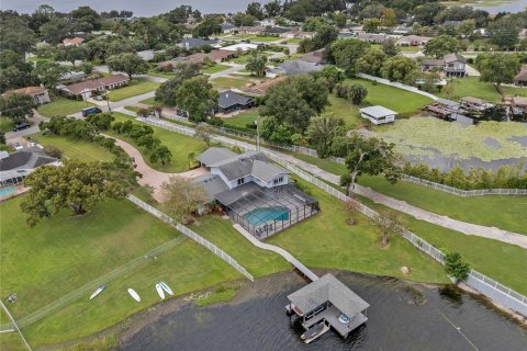 House in Belle Isle, Florida 4 bedrooms, 298.77 sq.m. № 1902392 - photo 21