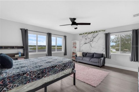 House in Belle Isle, Florida 4 bedrooms, 298.77 sq.m. № 1902392 - photo 5
