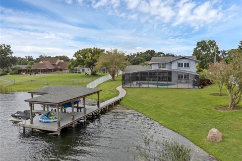 House in Belle Isle, Florida 4 bedrooms, 298.77 sq.m. № 1902392 - photo 24