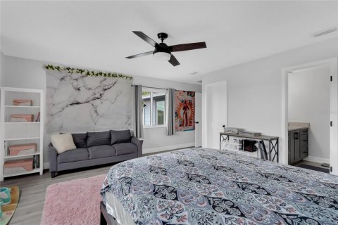 House in Belle Isle, Florida 4 bedrooms, 298.77 sq.m. № 1902392 - photo 6