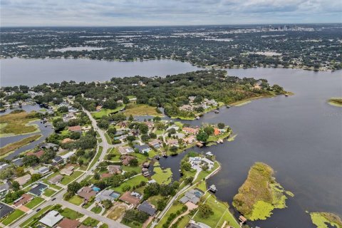 House in Belle Isle, Florida 4 bedrooms, 298.77 sq.m. № 1902392 - photo 20