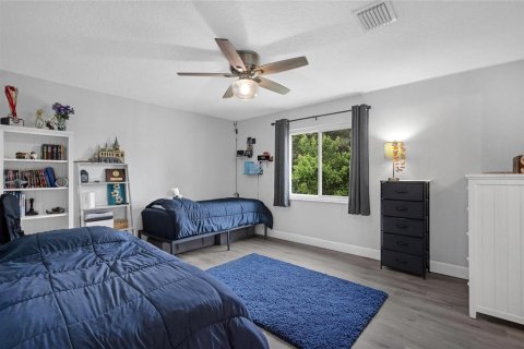 House in Belle Isle, Florida 4 bedrooms, 298.77 sq.m. № 1902392 - photo 9