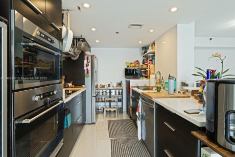 Condominio en venta en Sunny Isles Beach, Florida, 2 dormitorios, 122.63 m2 № 1965166 - foto 6