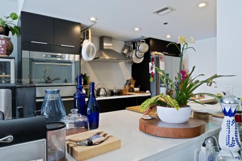 Condominio en venta en Sunny Isles Beach, Florida, 2 dormitorios, 122.63 m2 № 1965166 - foto 5