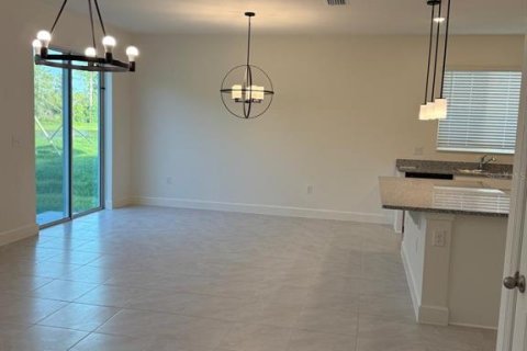 House in Clermont, Florida 4 bedrooms, 161.37 sq.m. № 2102855 - photo 6