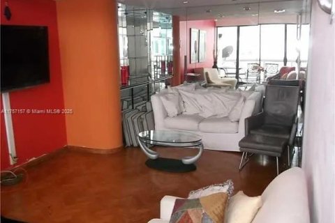 Condo in Aventura, Florida, 2 bedrooms in LANDMARK  № 1862185 - photo 4