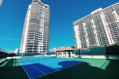 Condo in Aventura, Florida, 2 bedrooms in LANDMARK  № 1862185 - photo 15