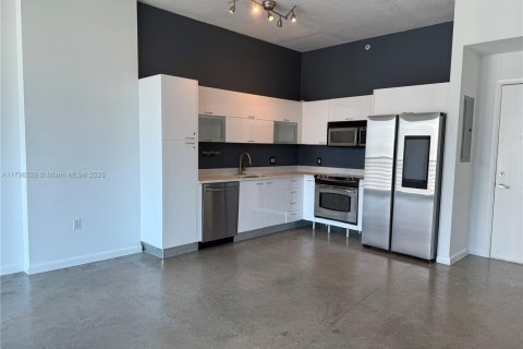Condo in Miami, Florida, 1 bedroom  № 1713376 - photo 16