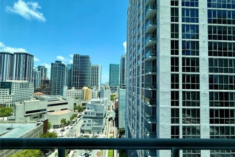 Condo in Miami, Florida, 1 bedroom  № 1713376 - photo 6