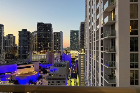 Condo in Miami, Florida, 1 bedroom  № 1713376 - photo 24