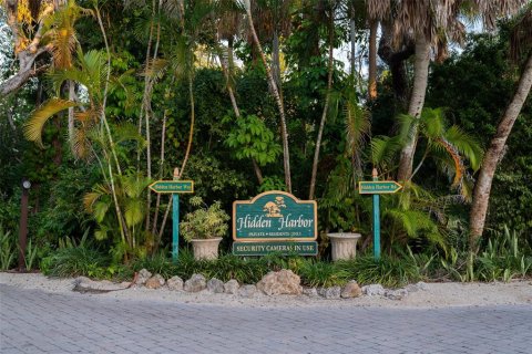 House in Sarasota, Florida 5 bedrooms, 564.75 sq.m. № 2125399 - photo 18