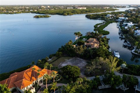 House in Sarasota, Florida 5 bedrooms, 564.75 sq.m. № 2125399 - photo 16