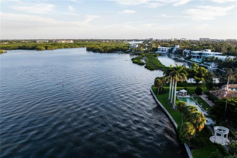 House in Sarasota, Florida 5 bedrooms, 564.75 sq.m. № 2125399 - photo 15