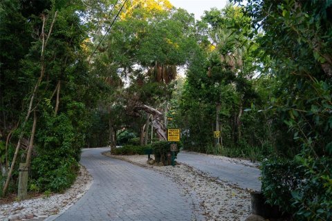 House in Sarasota, Florida 5 bedrooms, 564.75 sq.m. № 2125399 - photo 20