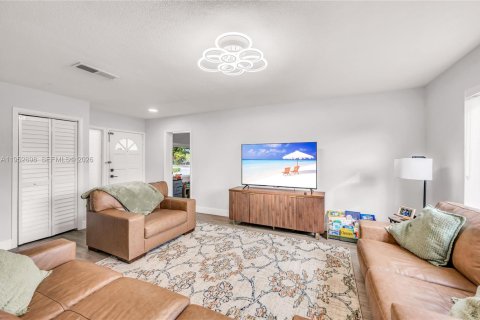 Villa ou maison à louer à Palmetto Bay, Floride: 4 chambres, 216 m2 № 2008857 - photo 10