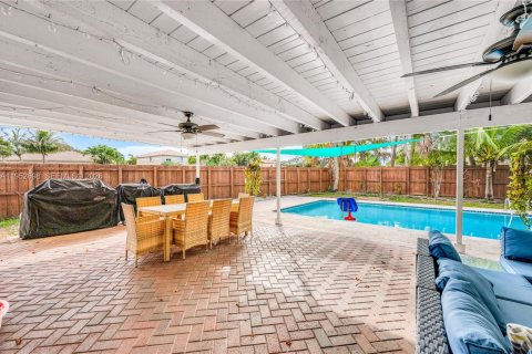 Villa ou maison à louer à Palmetto Bay, Floride: 4 chambres, 216 m2 № 2008857 - photo 27