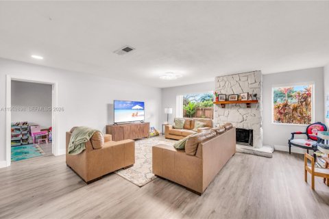 Villa ou maison à louer à Palmetto Bay, Floride: 4 chambres, 216 m2 № 2008857 - photo 8