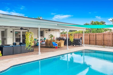 Villa ou maison à louer à Palmetto Bay, Floride: 4 chambres, 216 m2 № 2008857 - photo 19
