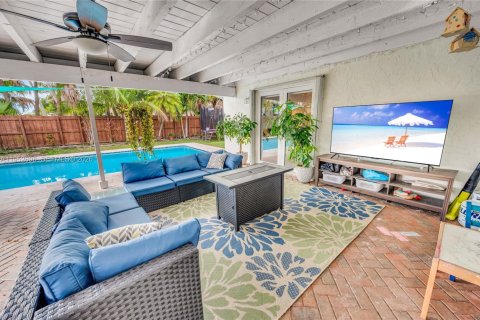 Villa ou maison à louer à Palmetto Bay, Floride: 4 chambres, 216 m2 № 2008857 - photo 25