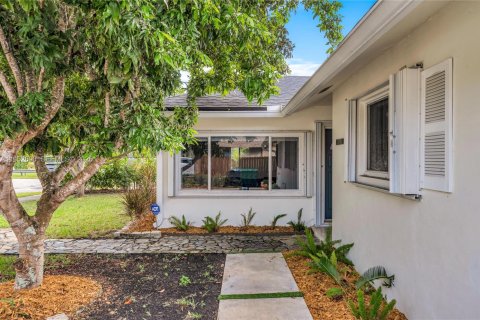 Villa ou maison à louer à Palmetto Bay, Floride: 4 chambres, 216 m2 № 2008857 - photo 6