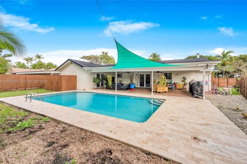 Villa ou maison à louer à Palmetto Bay, Floride: 4 chambres, 216 m2 № 2008857 - photo 14