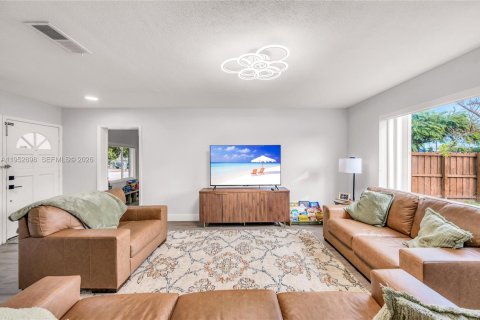 Villa ou maison à louer à Palmetto Bay, Floride: 4 chambres, 216 m2 № 2008857 - photo 11