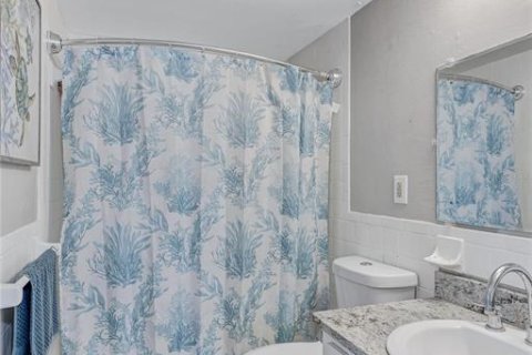 Condo in Saint Petersburg, Florida, 2 bedrooms  № 1907542 - photo 14