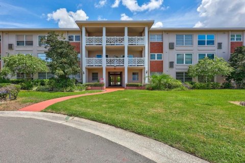 Condo in Saint Petersburg, Florida, 2 bedrooms  № 1907542 - photo 1