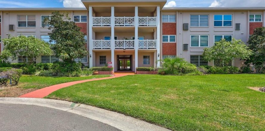 Condo in Saint Petersburg, Florida, 2 bedrooms  № 1907542