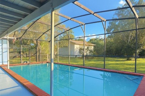 Villa ou maison à vendre à Miami, Floride: 3 chambres, 295.34 m2 № 1976851 - photo 13