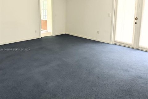 Villa ou maison à vendre à Miami, Floride: 3 chambres, 295.34 m2 № 1976851 - photo 8