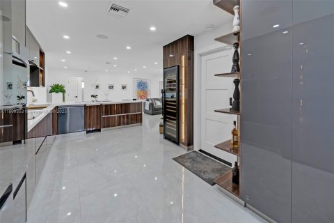 House in Cooper City, Florida 4 bedrooms, 168.52 sq.m. № 1752102 - photo 15