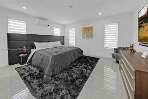 House in Cooper City, Florida 4 bedrooms, 168.52 sq.m. № 1752102 - photo 18