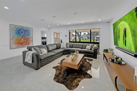 House in Cooper City, Florida 4 bedrooms, 168.52 sq.m. № 1752102 - photo 8