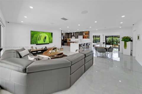House in Cooper City, Florida 4 bedrooms, 168.52 sq.m. № 1752102 - photo 9