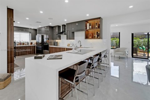 House in Cooper City, Florida 4 bedrooms, 168.52 sq.m. № 1752102 - photo 12