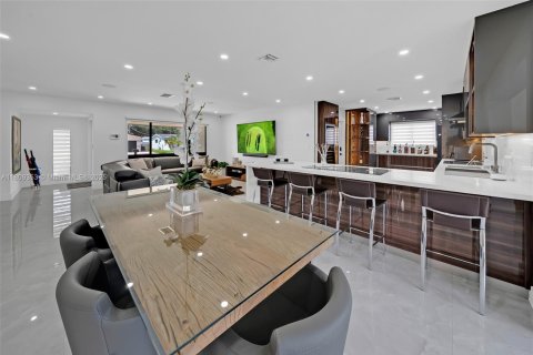 House in Cooper City, Florida 4 bedrooms, 168.52 sq.m. № 1752102 - photo 10
