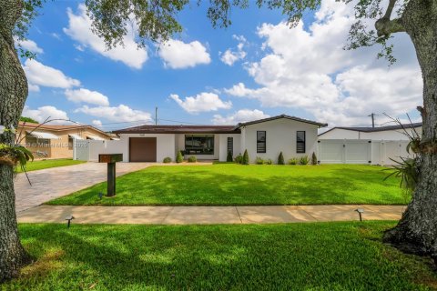 House in Cooper City, Florida 4 bedrooms, 168.52 sq.m. № 1752102 - photo 3