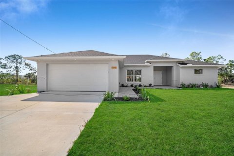 House in Cape Coral, Florida 4 bedrooms, 164.81 sq.m. № 1830979 - photo 1