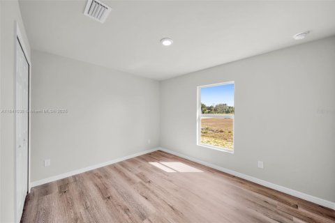 House in Cape Coral, Florida 4 bedrooms, 164.81 sq.m. № 1830979 - photo 19