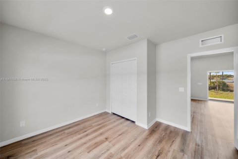 House in Cape Coral, Florida 4 bedrooms, 164.81 sq.m. № 1830979 - photo 20