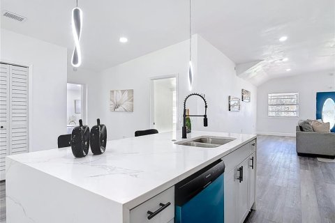 Villa ou maison à vendre à DeLand, Floride: 4 chambres, 183.95 m2 № 1550546 - photo 16