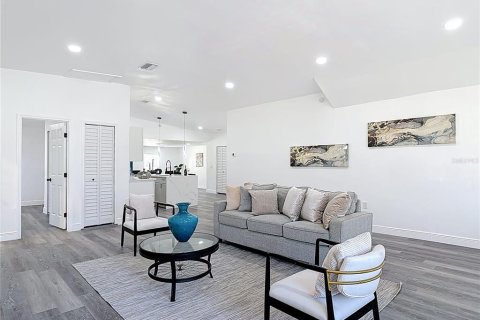 Villa ou maison à vendre à DeLand, Floride: 4 chambres, 183.95 m2 № 1550546 - photo 10